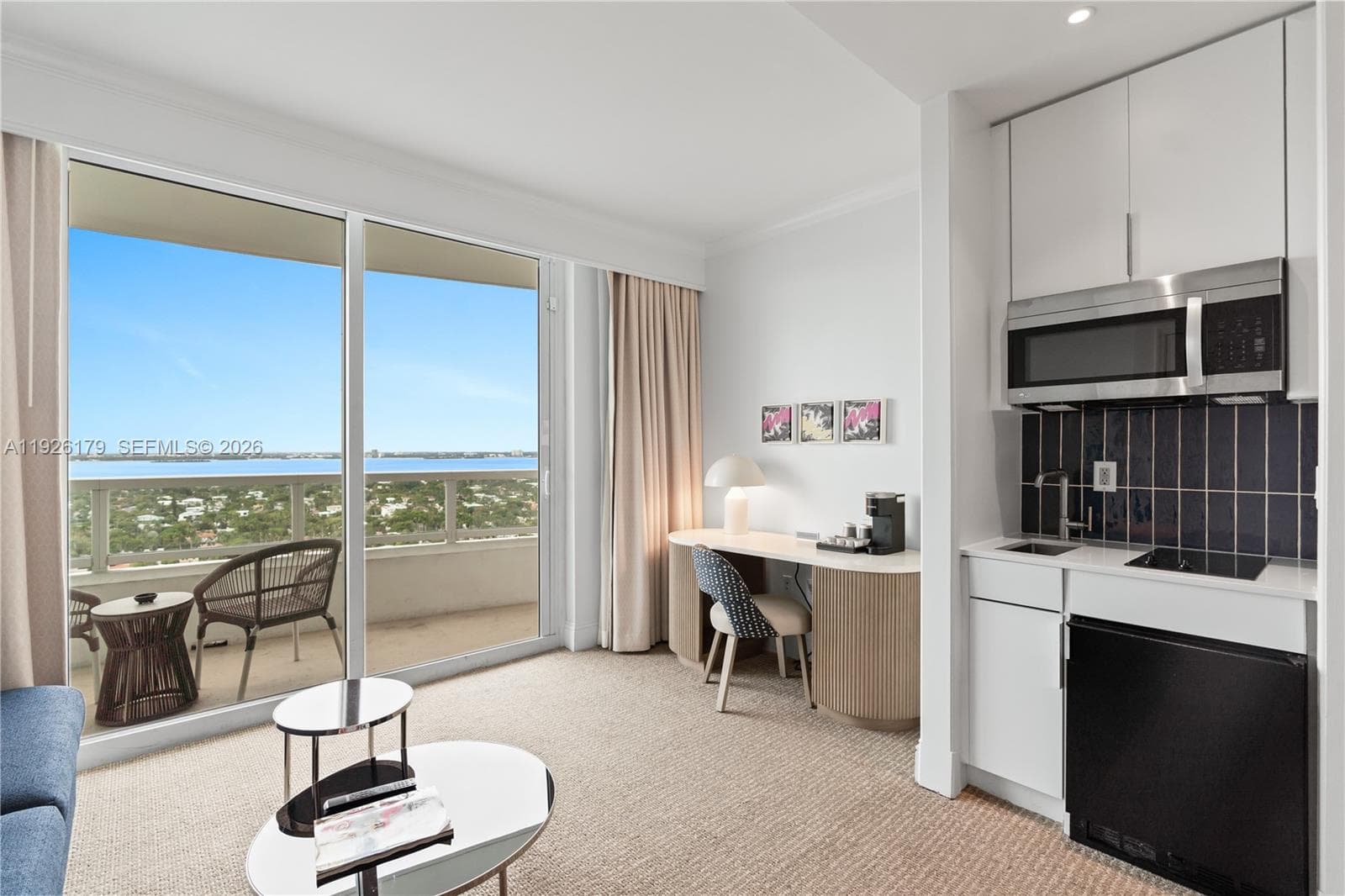 4401 Collins Ave # 2517, Miami Beach FL 33140 — 5