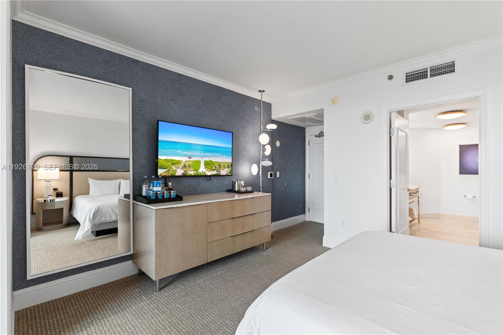 4401 Collins Ave # 2517, Miami Beach FL 33140 — 9