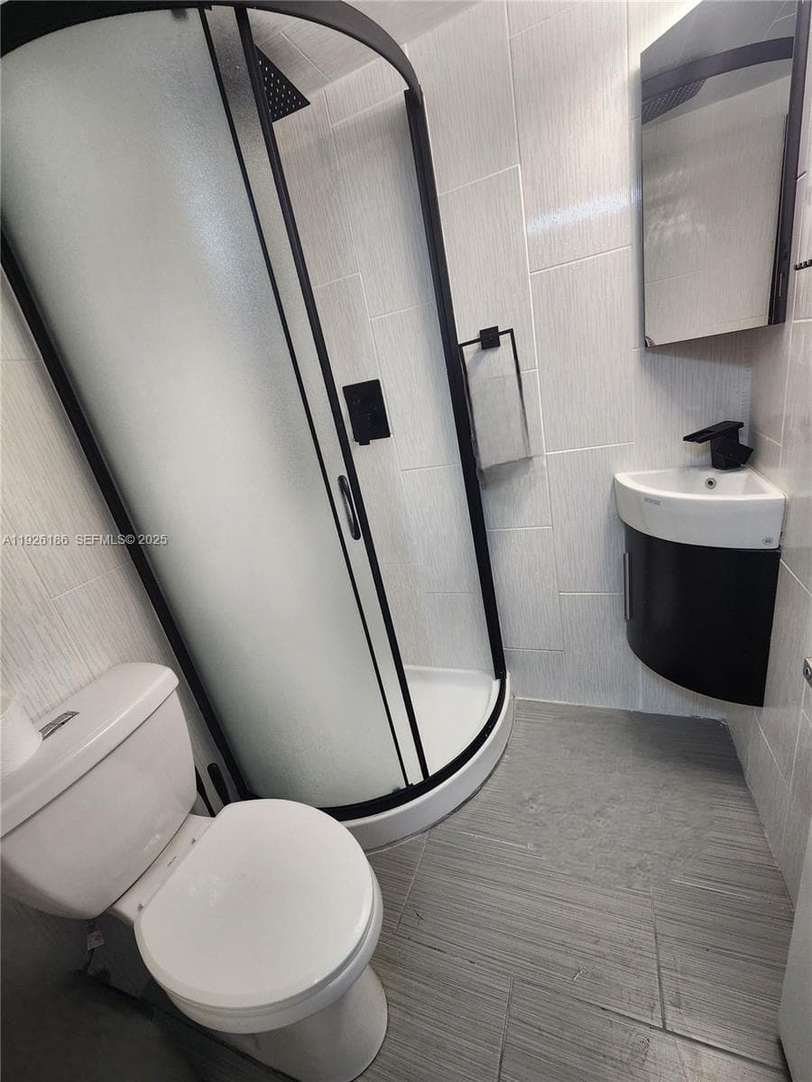 2801 NE 183rd St # 310W, Aventura FL 33160 — 9