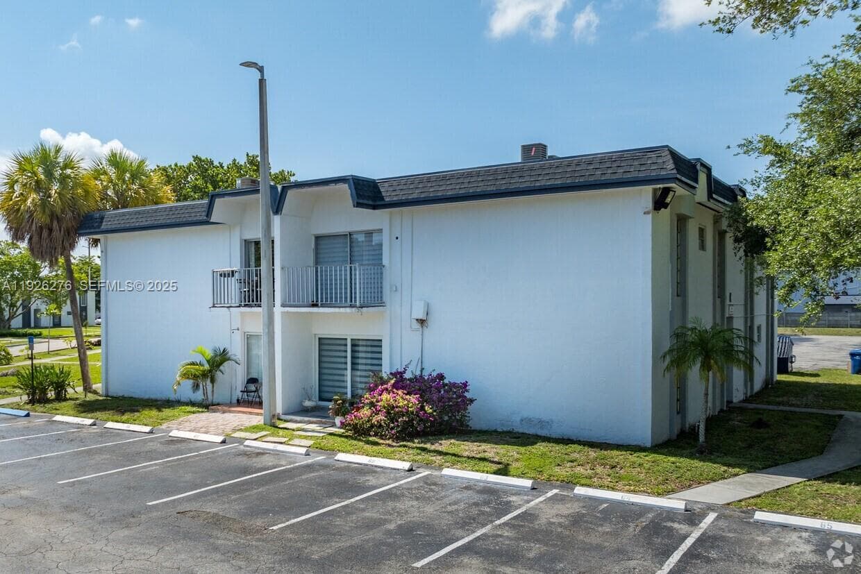 7250 SW 94th Pl # B6, Miami FL 33173 — 1