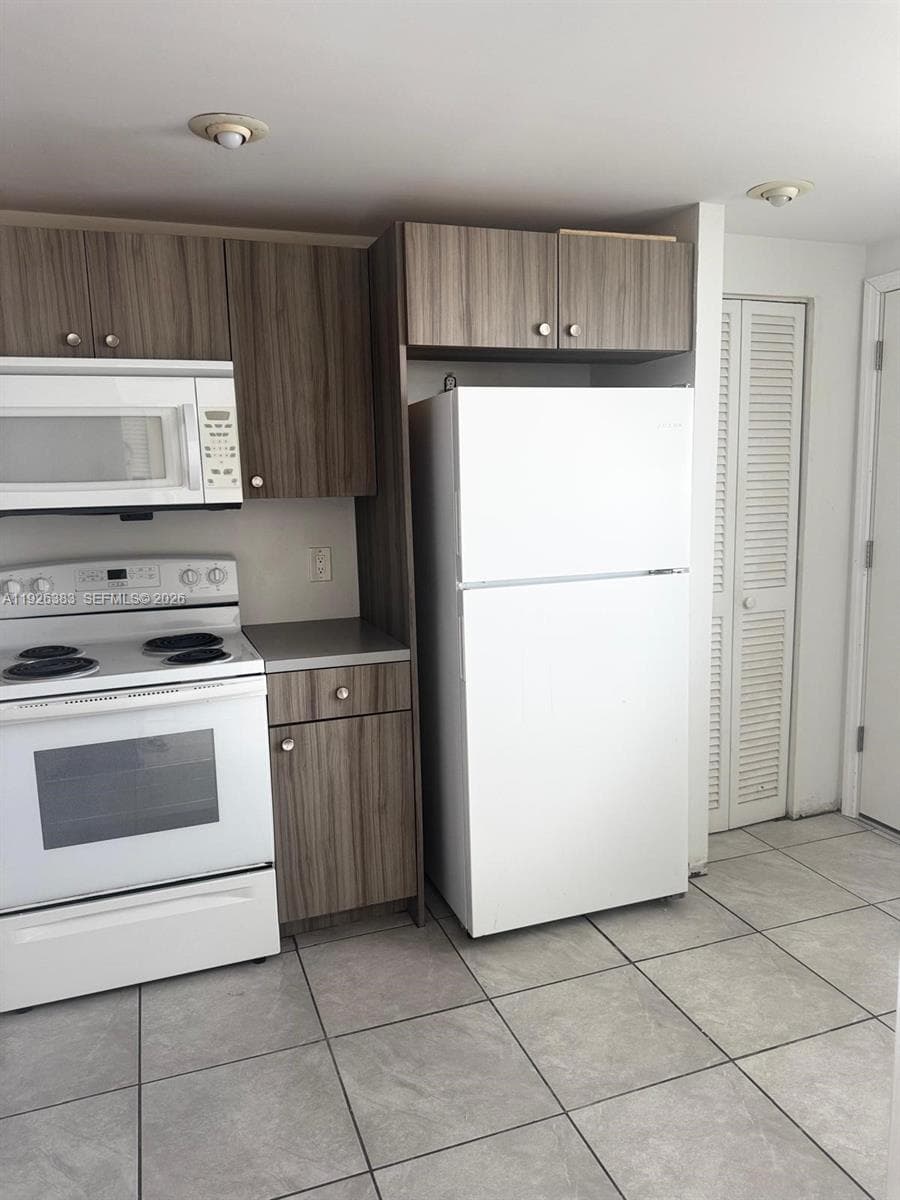 1770 NE 191st St # 1, Miami FL 33179 — 2