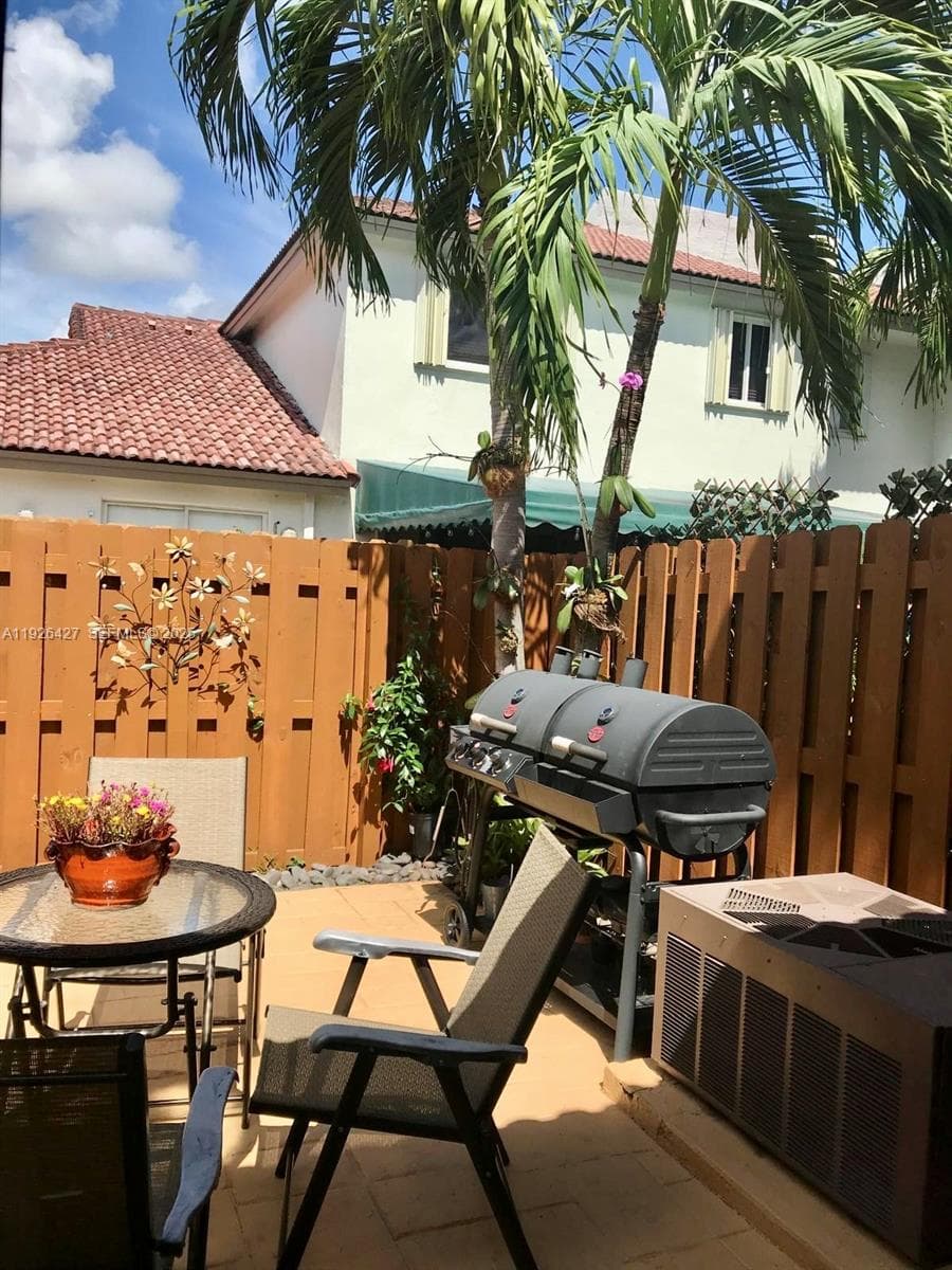 5072 NW 115th Ct, Doral FL 33178 — 12