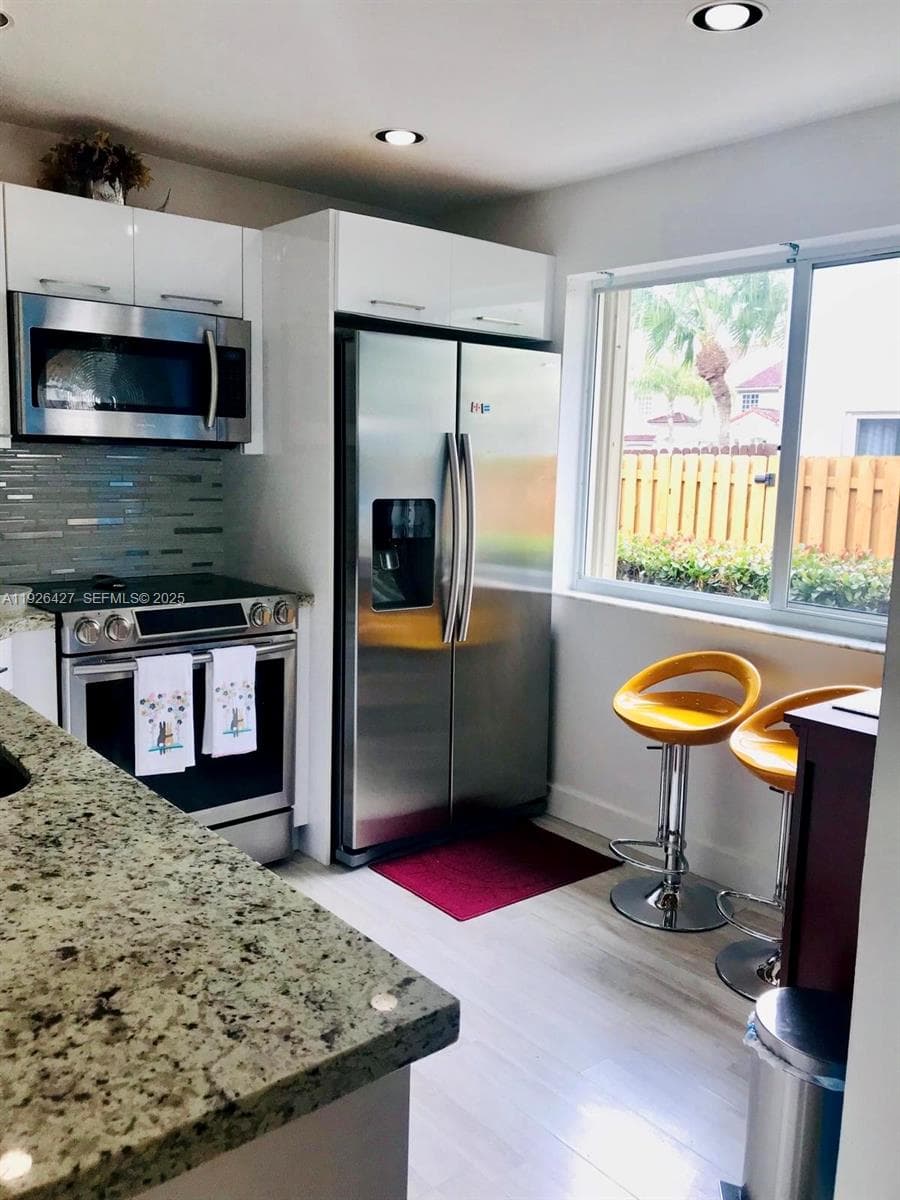 5072 NW 115th Ct, Doral FL 33178 — 10