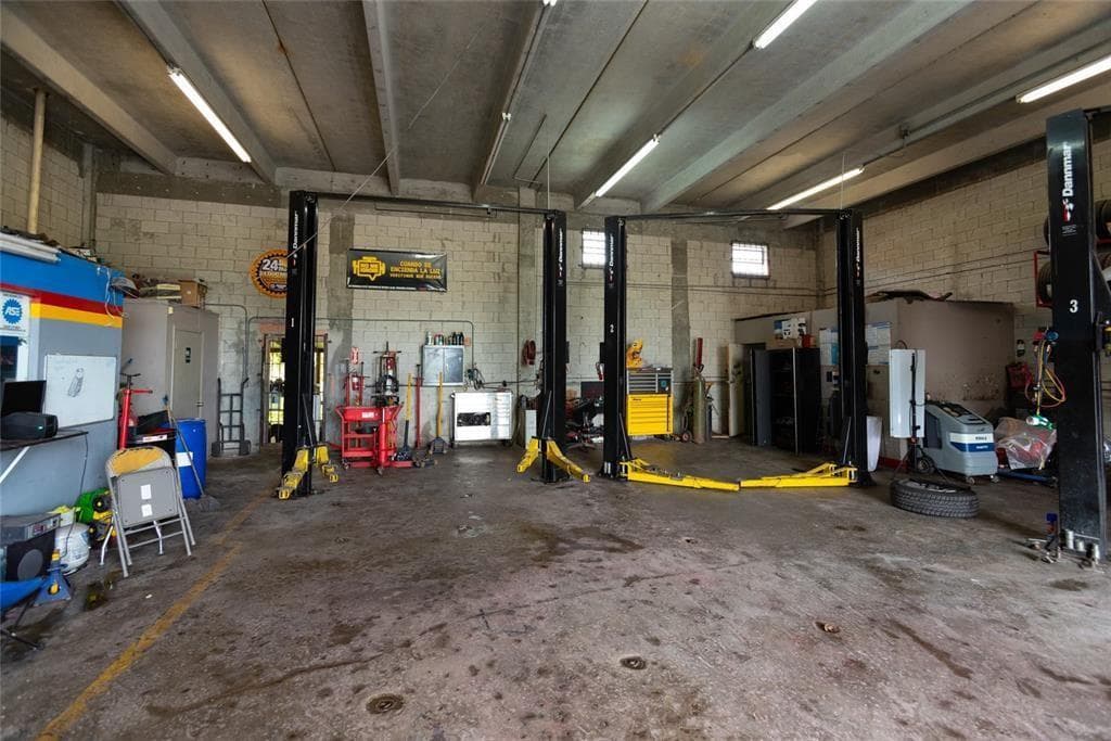 669 NW 26th Street, Miami FL 33127 — 10