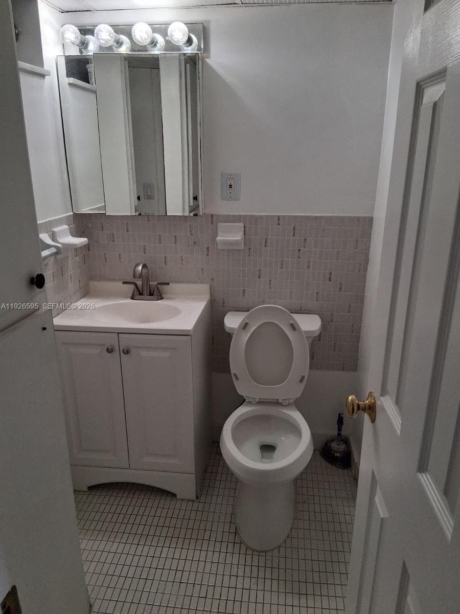 2905 Point East Dr # L302, Aventura FL 33160 — 5