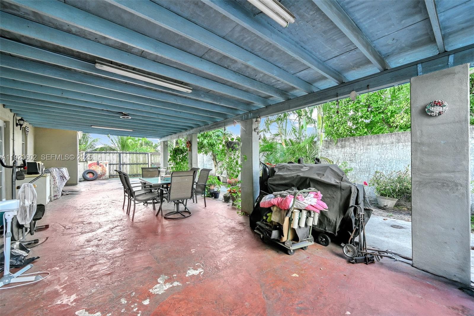 4020 E 10th Ave, Hialeah FL 33013 — 52