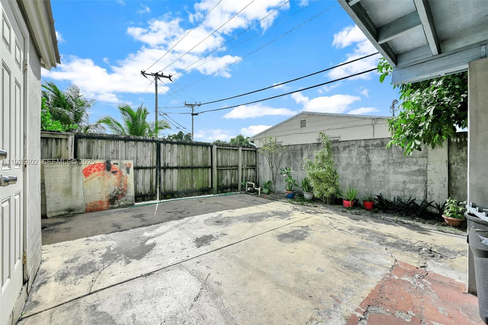 4020 E 10th Ave, Hialeah FL 33013 — 56