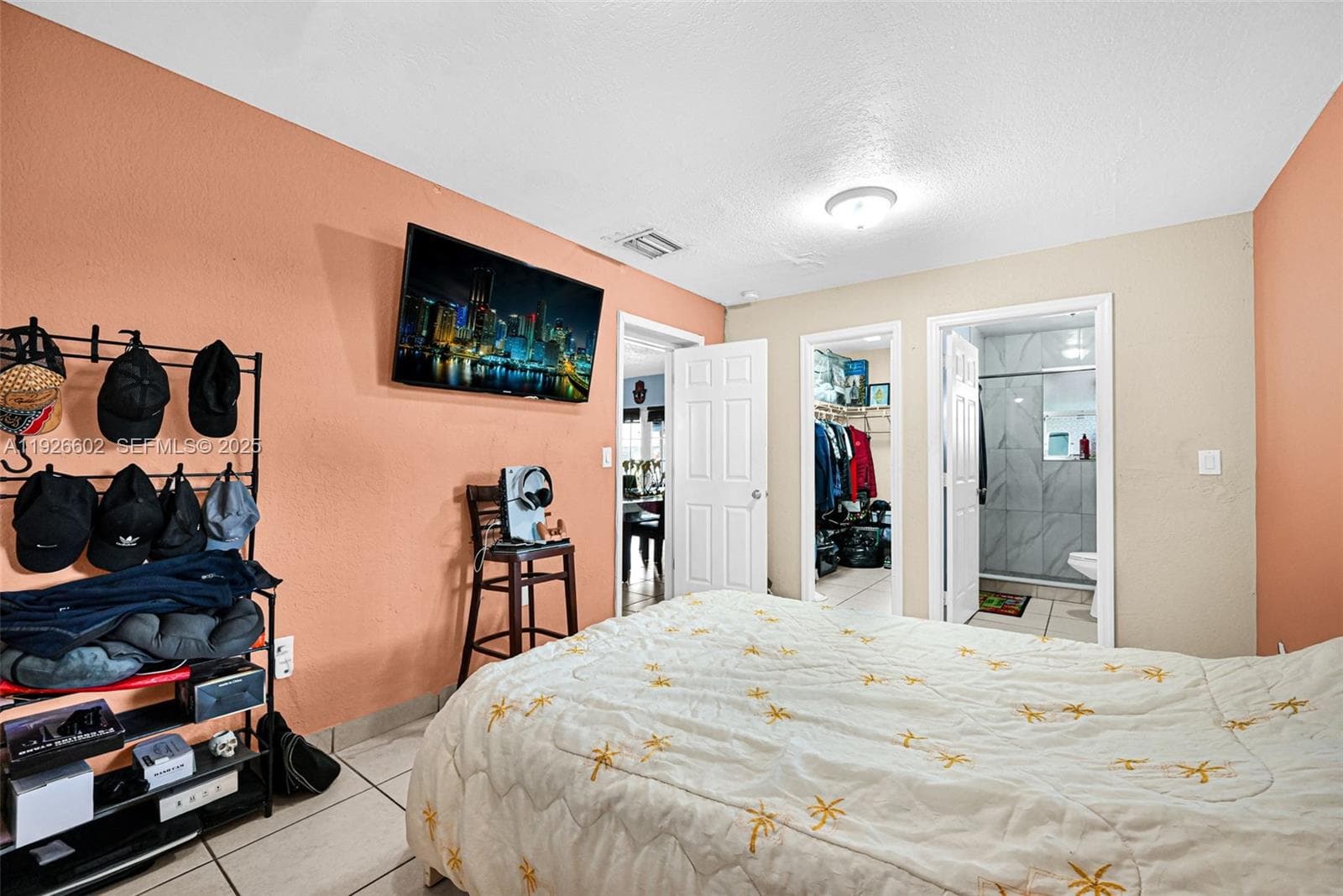 4020 E 10th Ave, Hialeah FL 33013 — 40