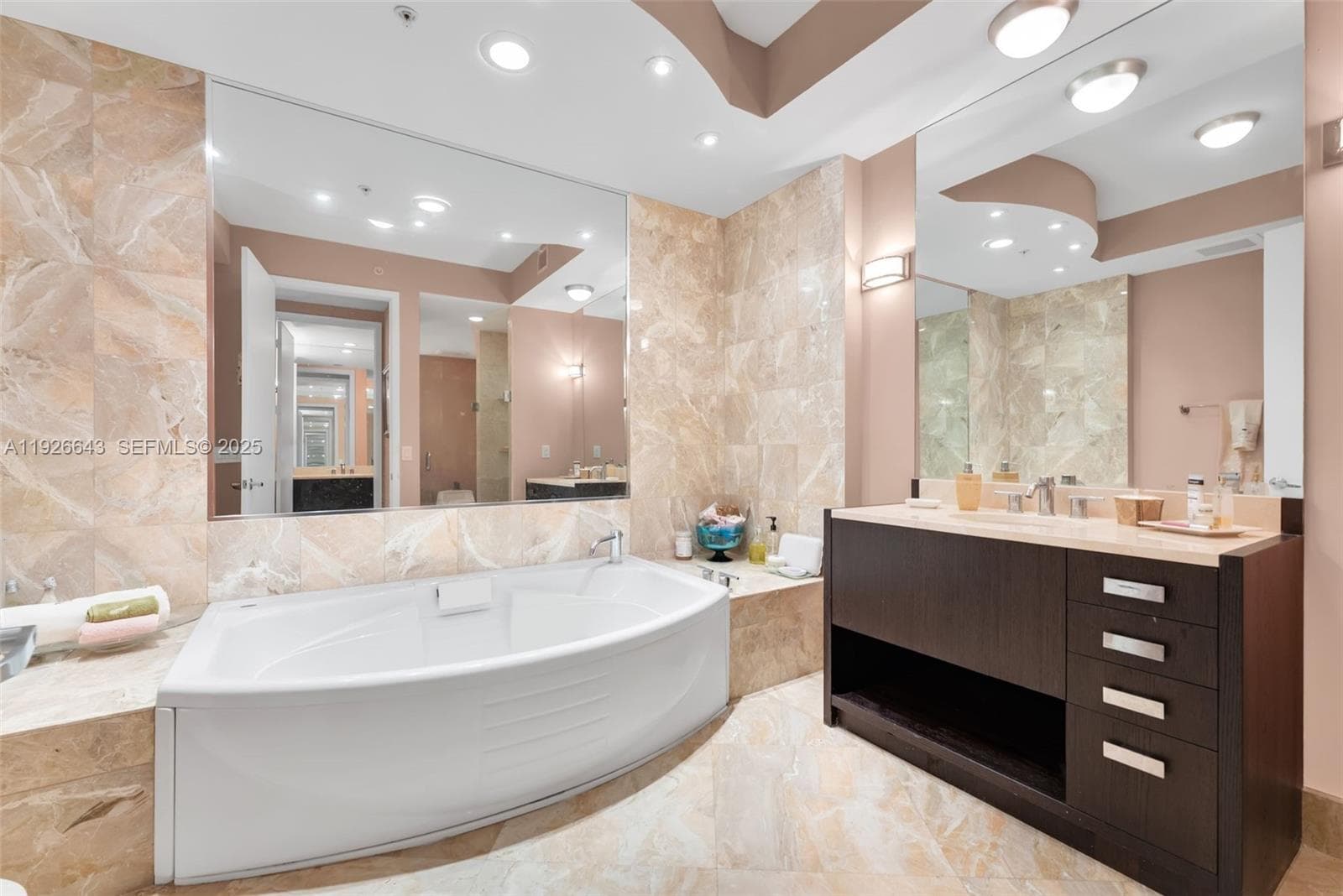 18201 Collins Ave # 3907, Sunny Isles Beach FL 33160 — 16