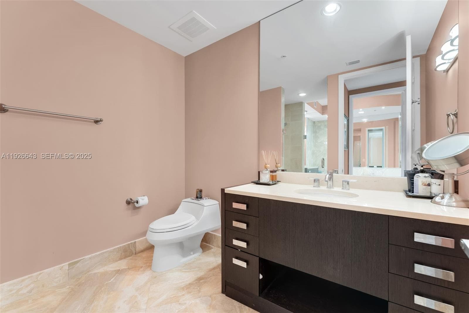 18201 Collins Ave # 3907, Sunny Isles Beach FL 33160 — 21
