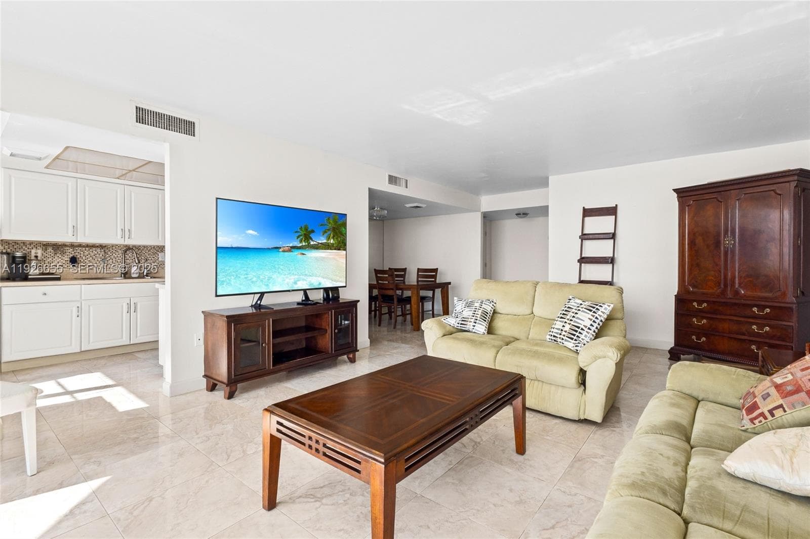 18011 Biscayne Blvd # 1501, Aventura FL 33160 — 16