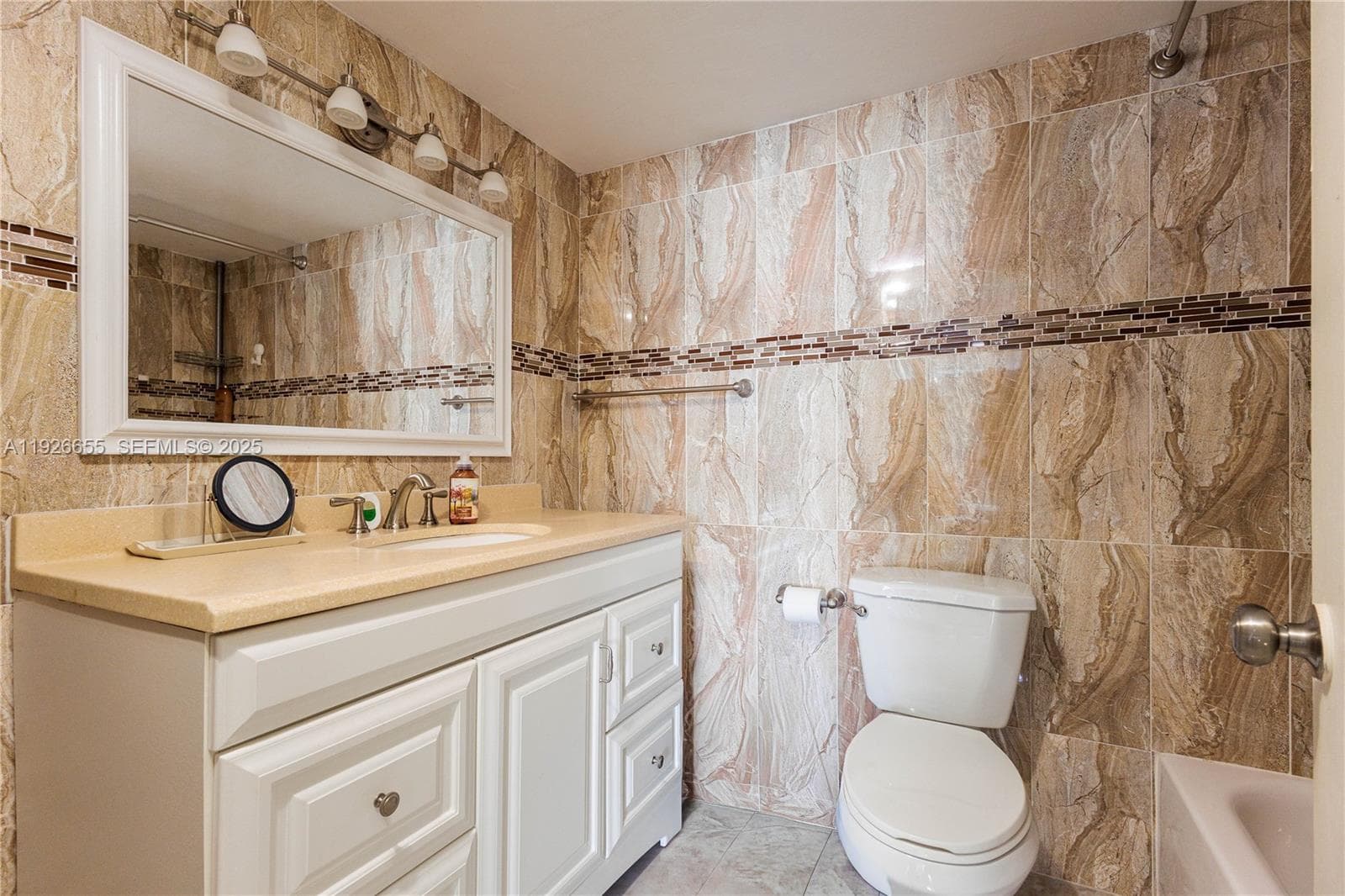 18011 Biscayne Blvd # 1501, Aventura FL 33160 — 24