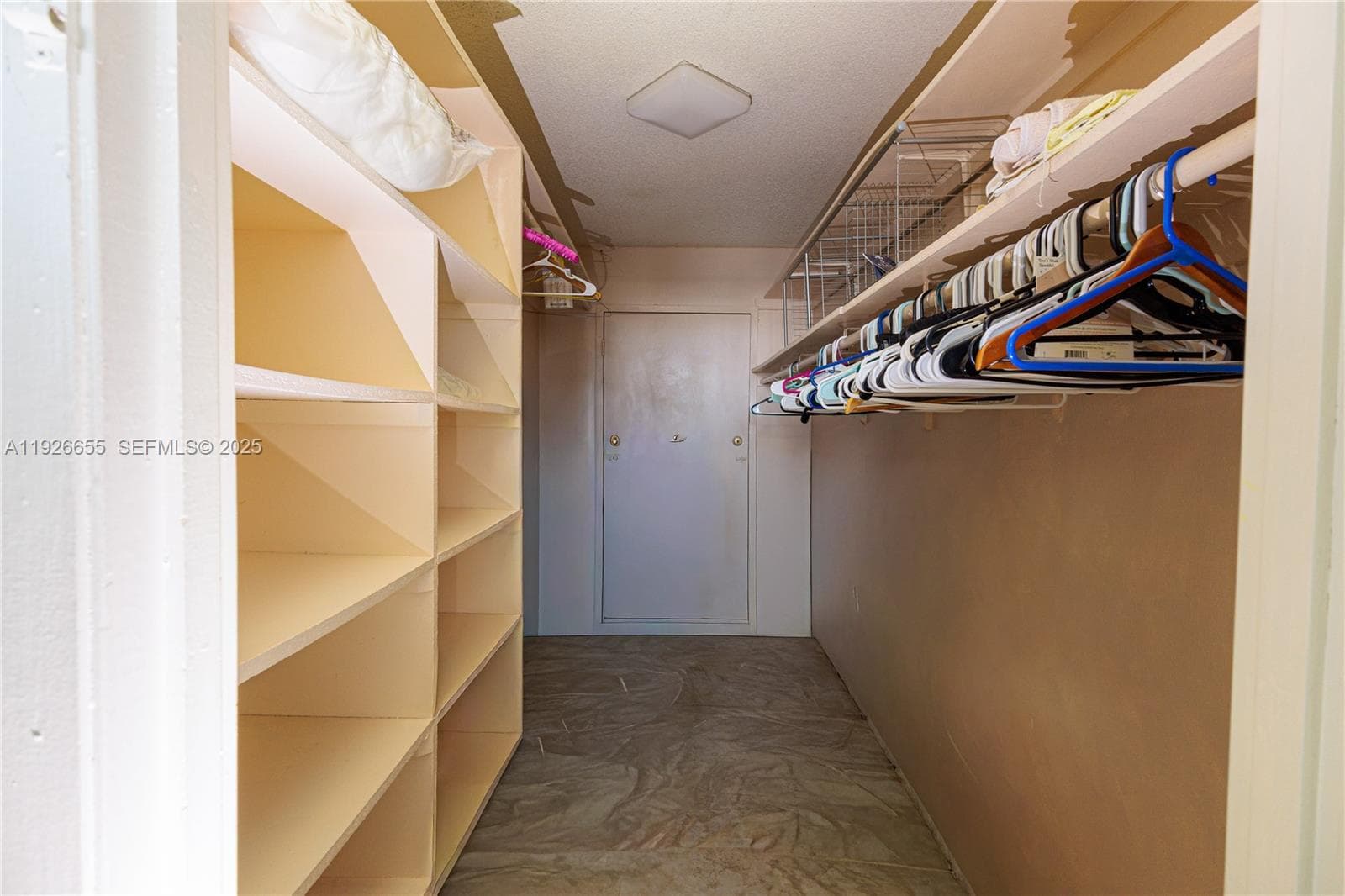18011 Biscayne Blvd # 1501, Aventura FL 33160 — 33