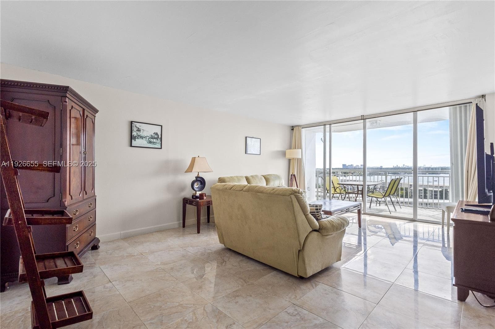 18011 Biscayne Blvd # 1501, Aventura FL 33160 — 14