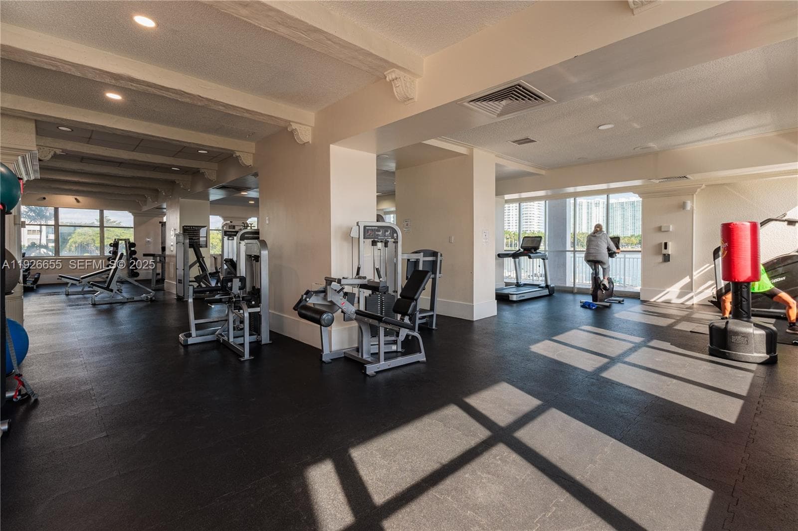 18011 Biscayne Blvd # 1501, Aventura FL 33160 — 41