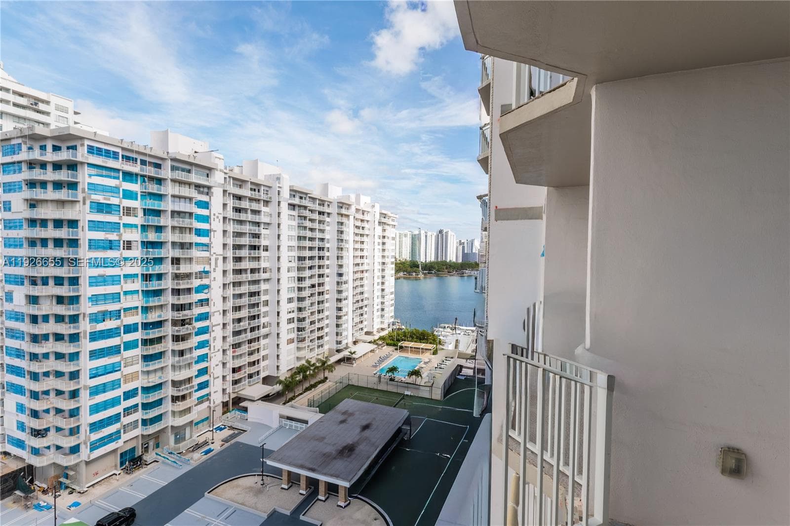 18011 Biscayne Blvd # 1501, Aventura FL 33160 — 29