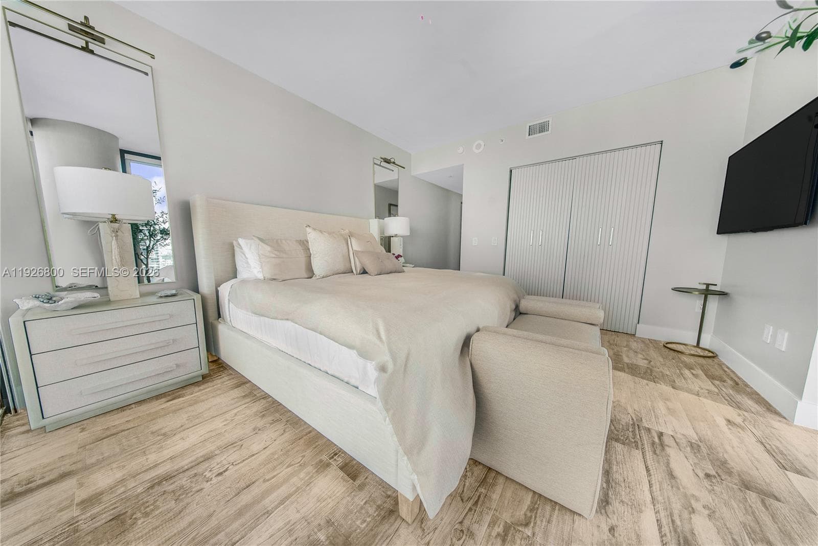 650 NE 32nd St # 2901, Miami FL 33137 — 27