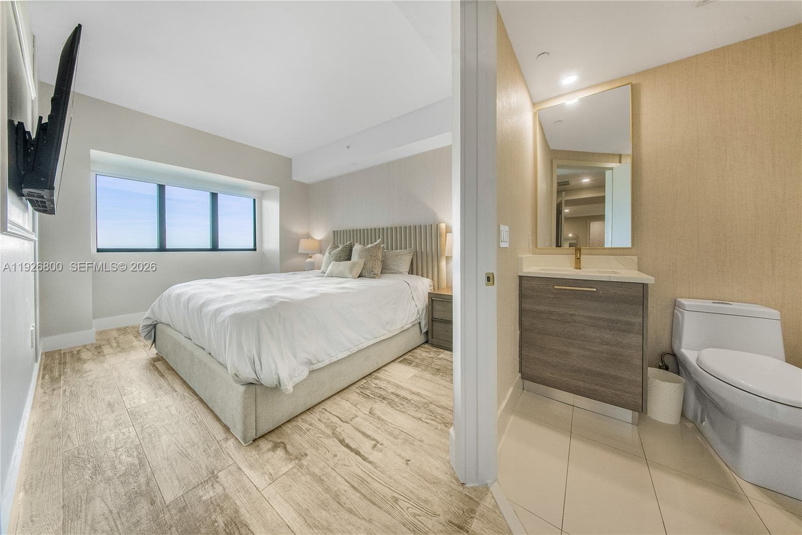 650 NE 32nd St # 2901, Miami FL 33137 — 34