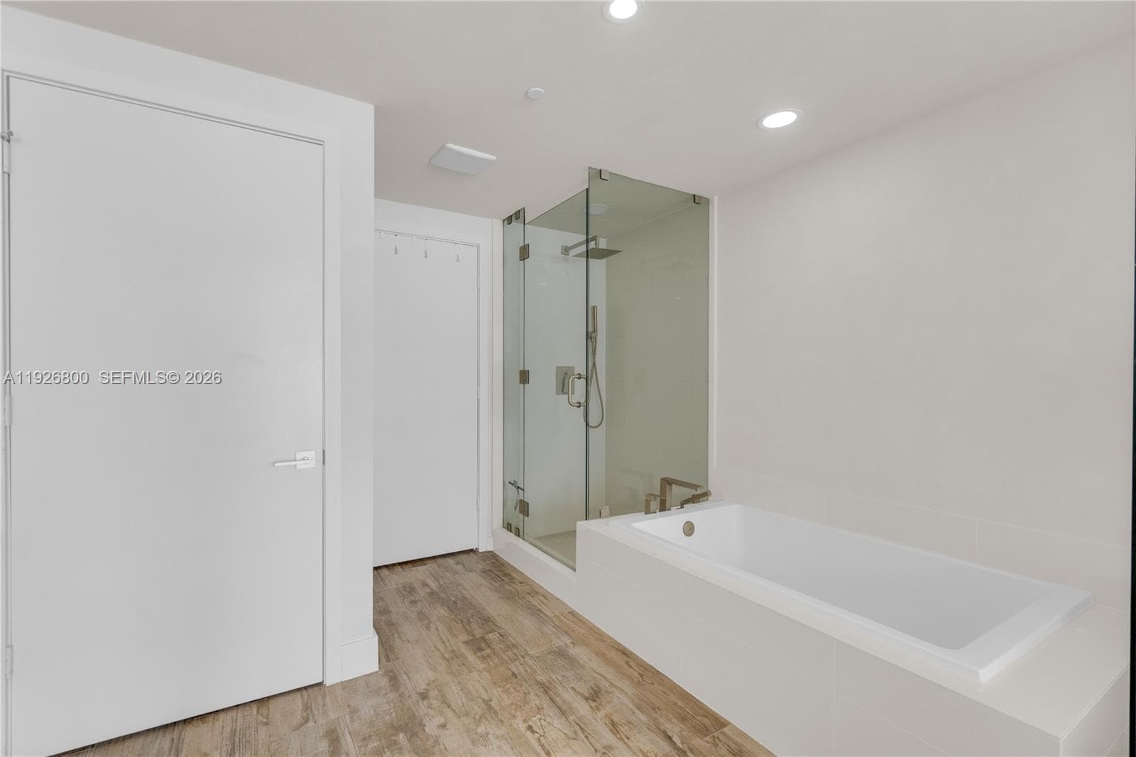 650 NE 32nd St # 2901, Miami FL 33137 — 18