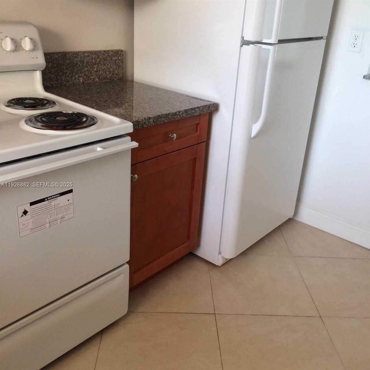 9375 Fontainebleau Blvd # L423, Miami FL 33172 — 2