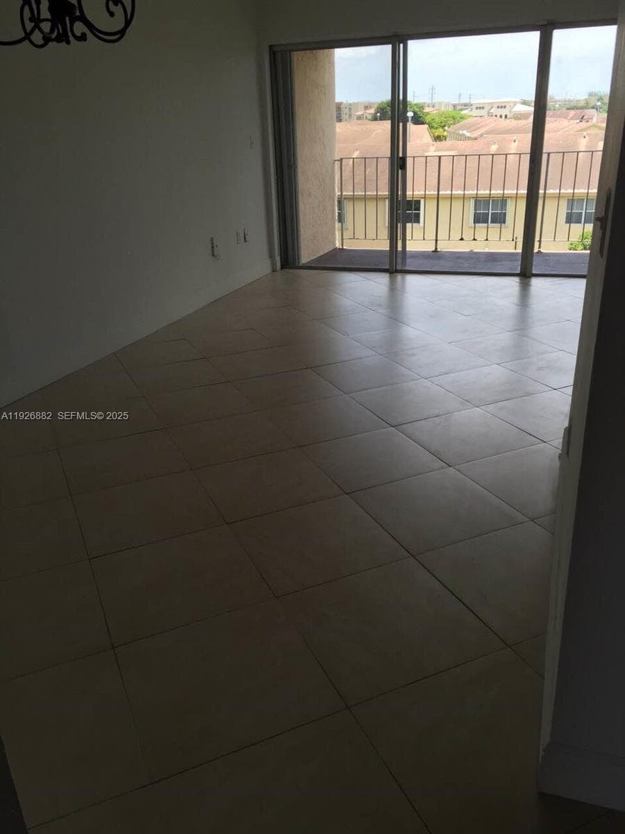 9375 Fontainebleau Blvd # L423, Miami FL 33172 — 6