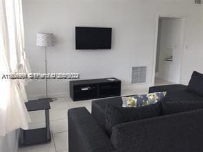 250 S Shore Dr # 5, Miami Beach FL 33141 — 1