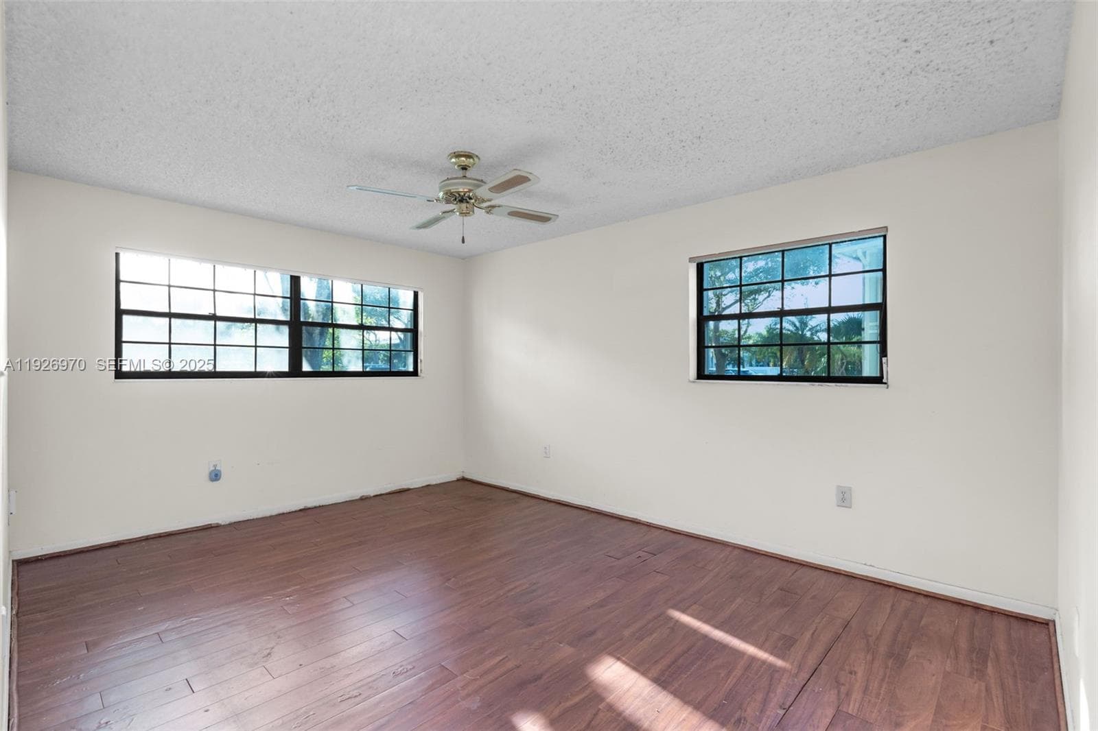 907 NE 199th St # 101, Miami FL 33179 — 19