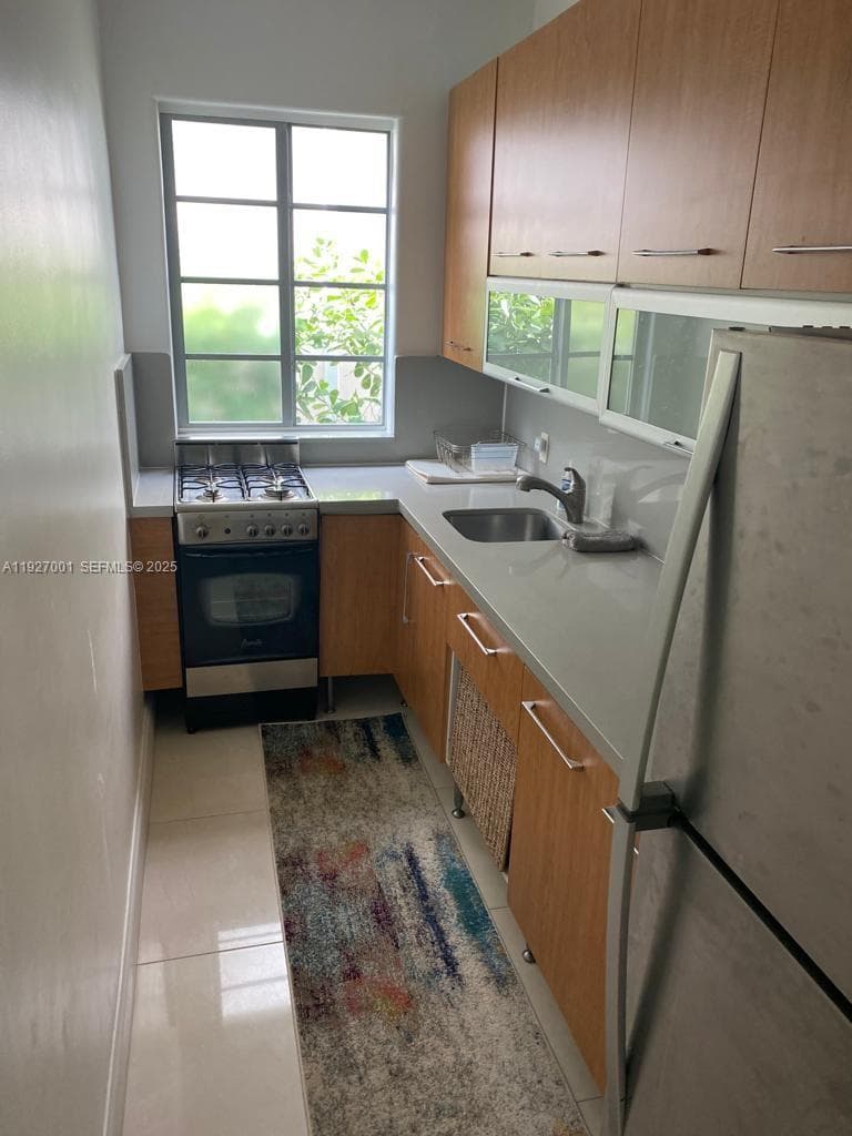 526 15 ST # 2, Miami Beach FL 33139 — 5