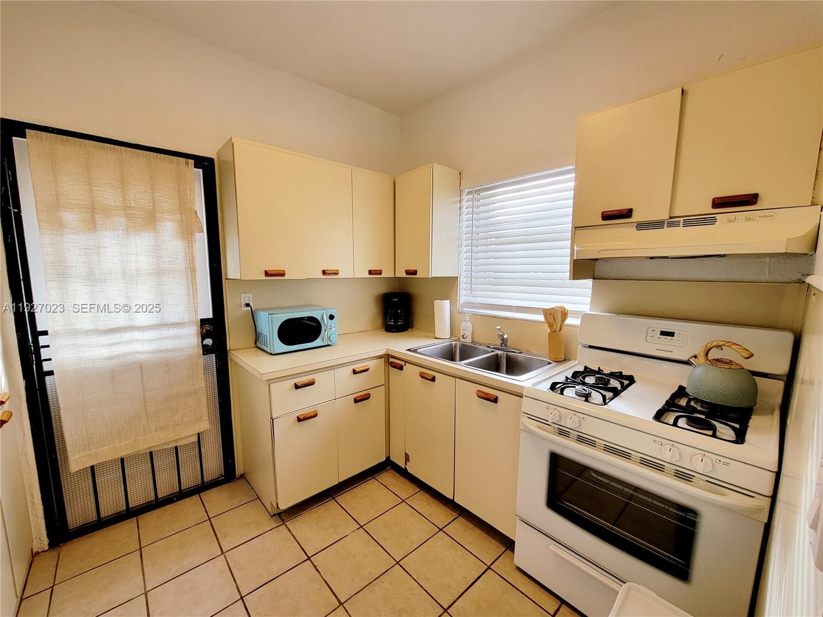 1872 SW 9th St, Miami FL 33135 — 5