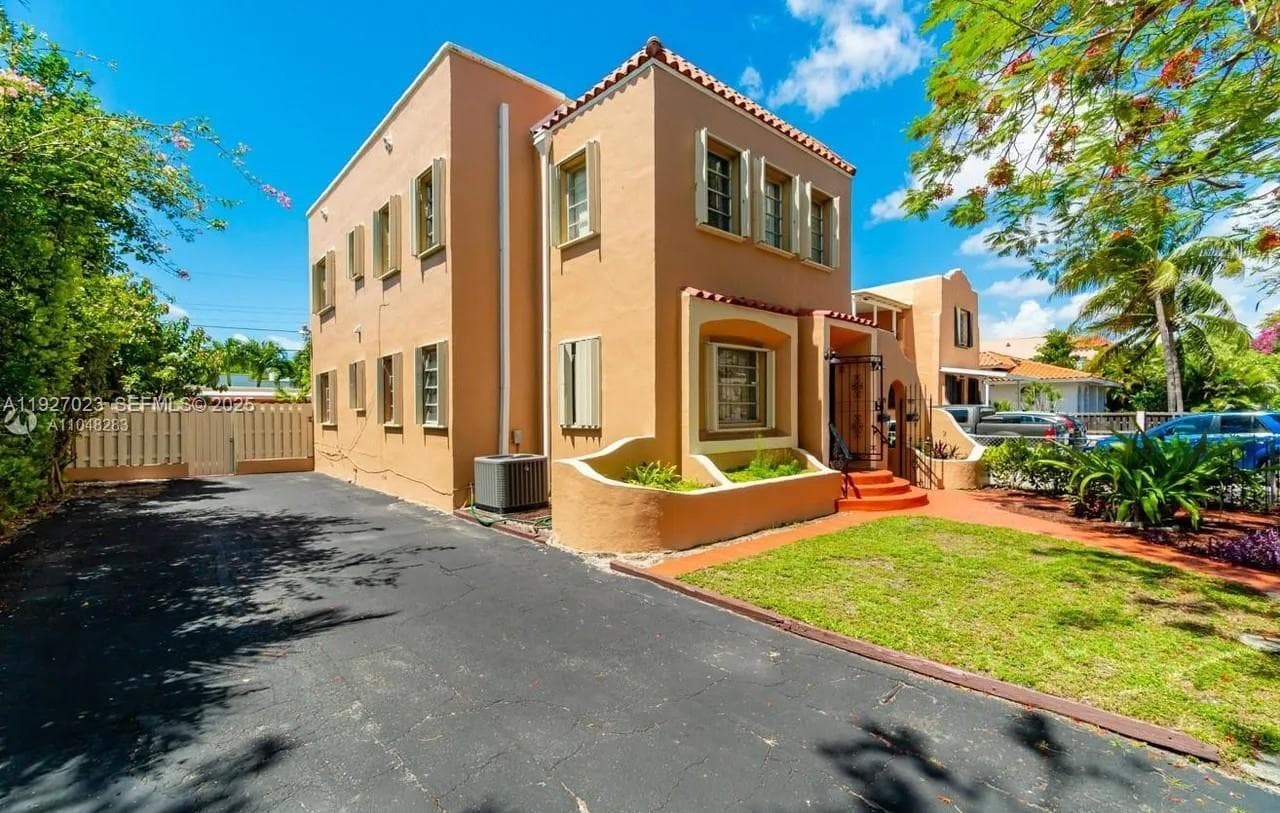 1872 SW 9th St, Miami FL 33135 — 44
