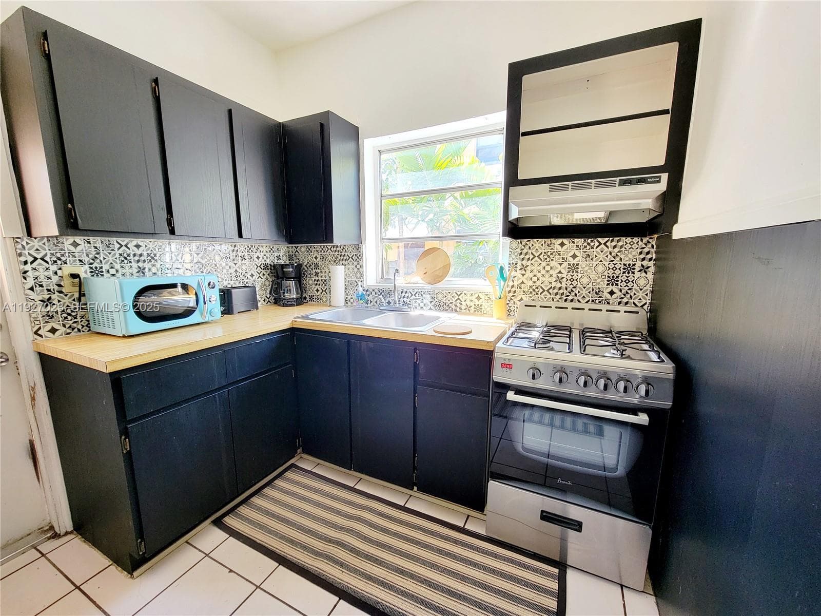 1872 SW 9th St, Miami FL 33135 — 21