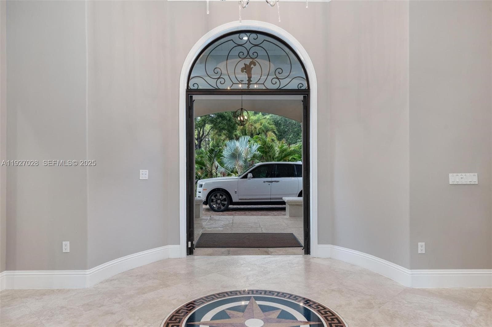 6890 SW 94th St, Pinecrest FL 33156 — 17