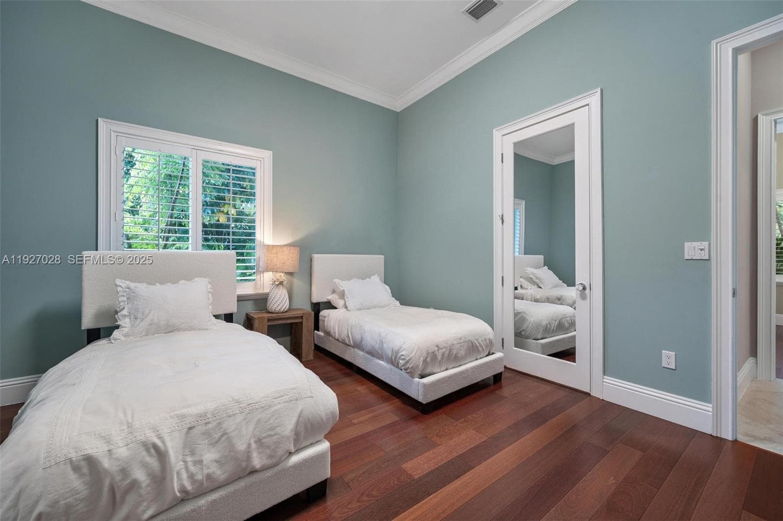 6890 SW 94th St, Pinecrest FL 33156 — 57