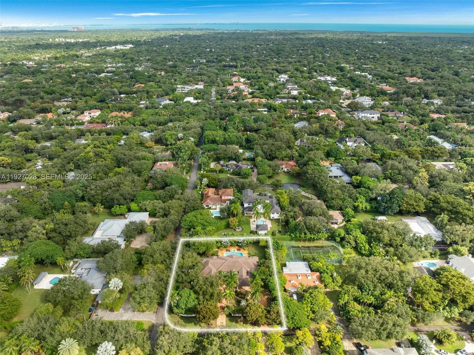 6890 SW 94th St, Pinecrest FL 33156 — 77