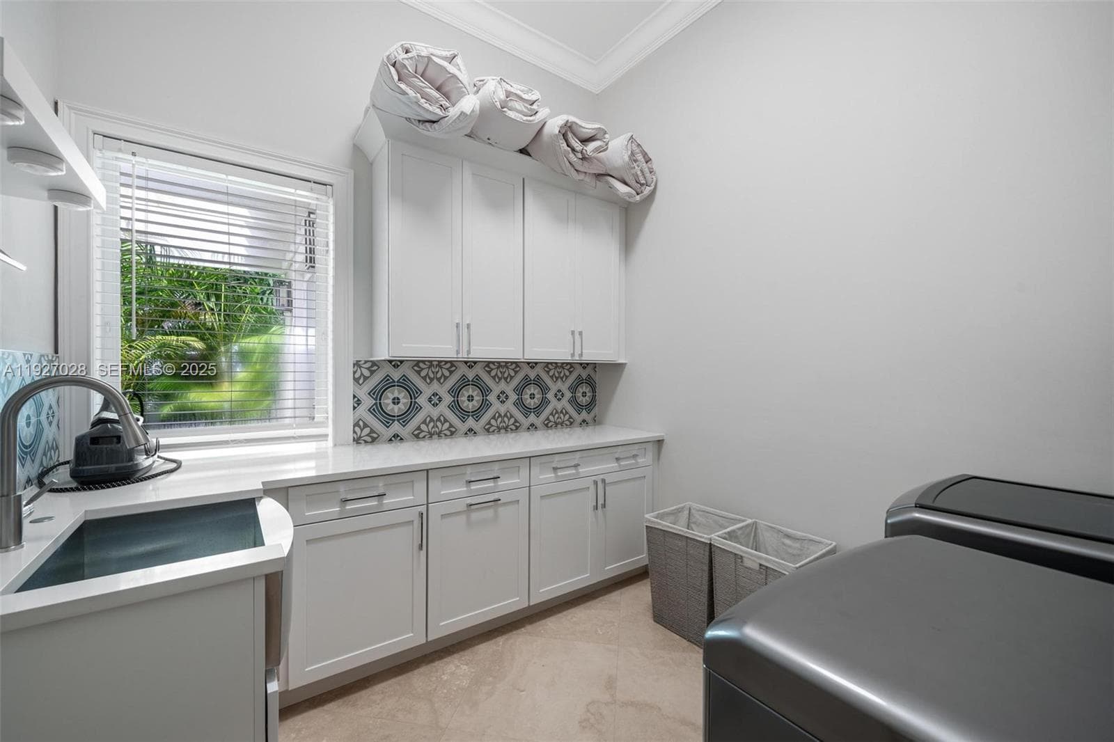 6890 SW 94th St, Pinecrest FL 33156 — 66