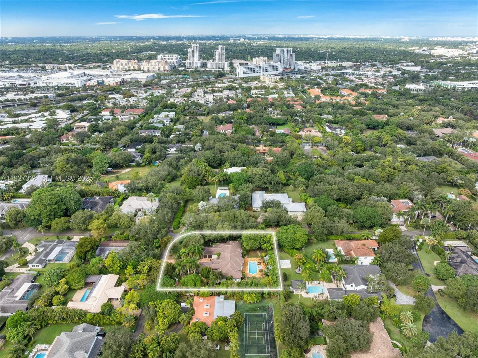 6890 SW 94th St, Pinecrest FL 33156 — 81