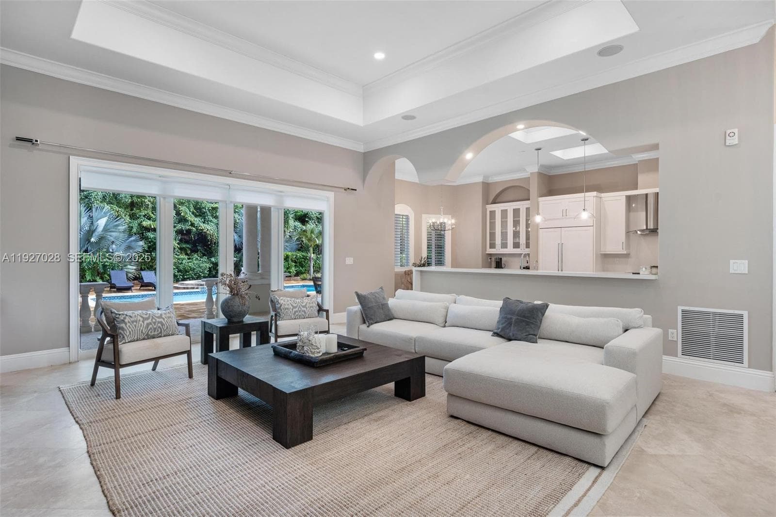 6890 SW 94th St, Pinecrest FL 33156 — 24