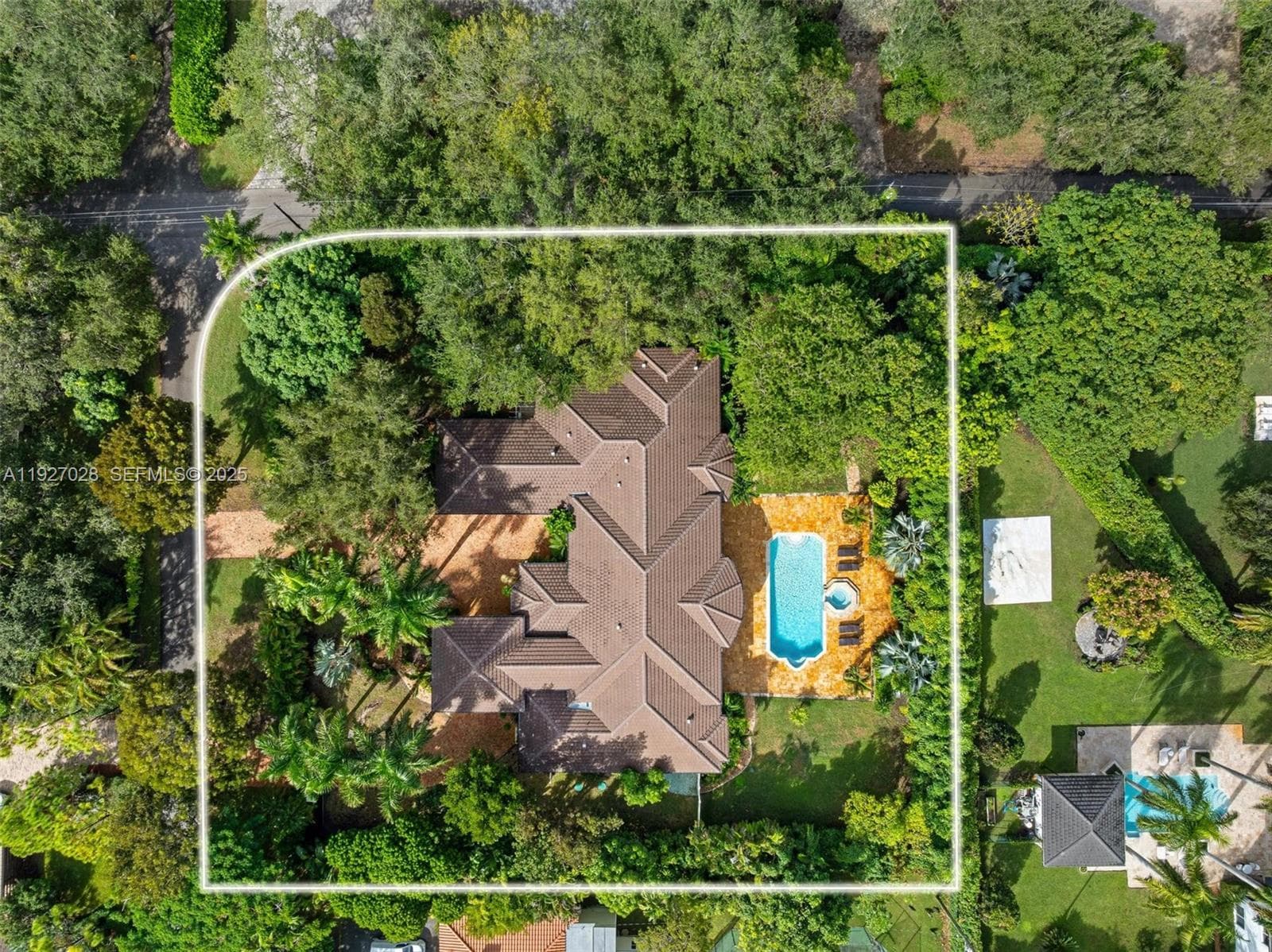6890 SW 94th St, Pinecrest FL 33156 — 69