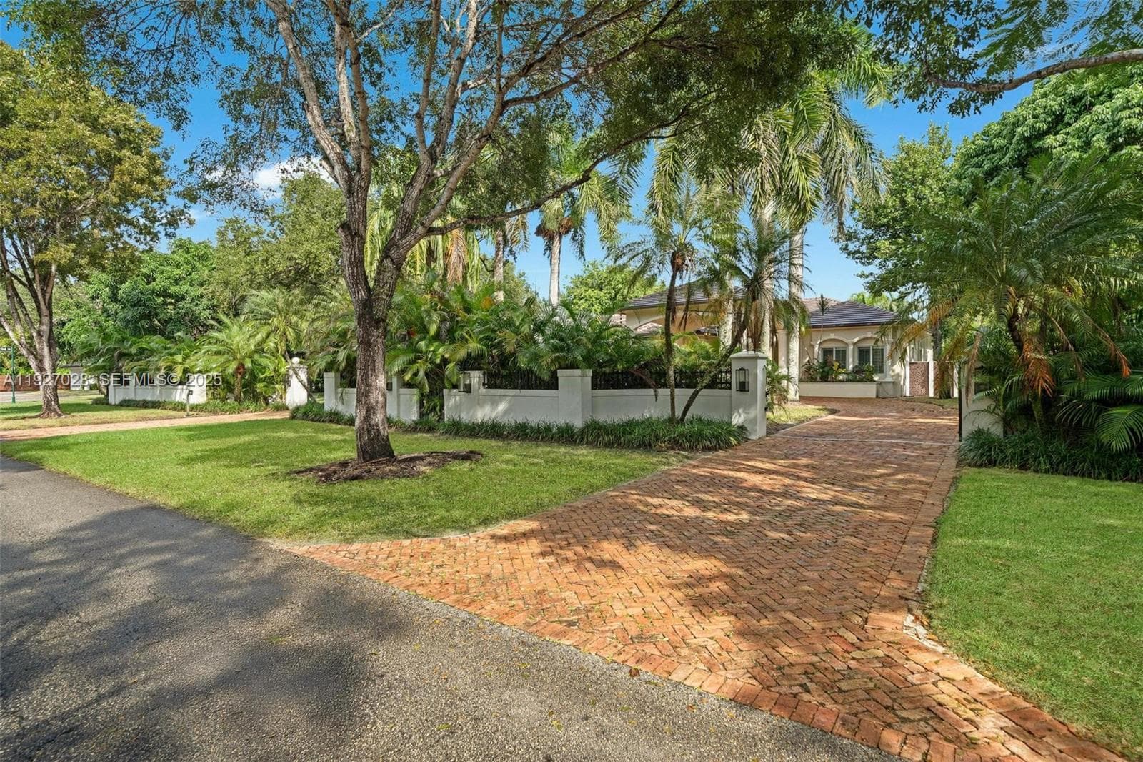6890 SW 94th St, Pinecrest FL 33156 — 10