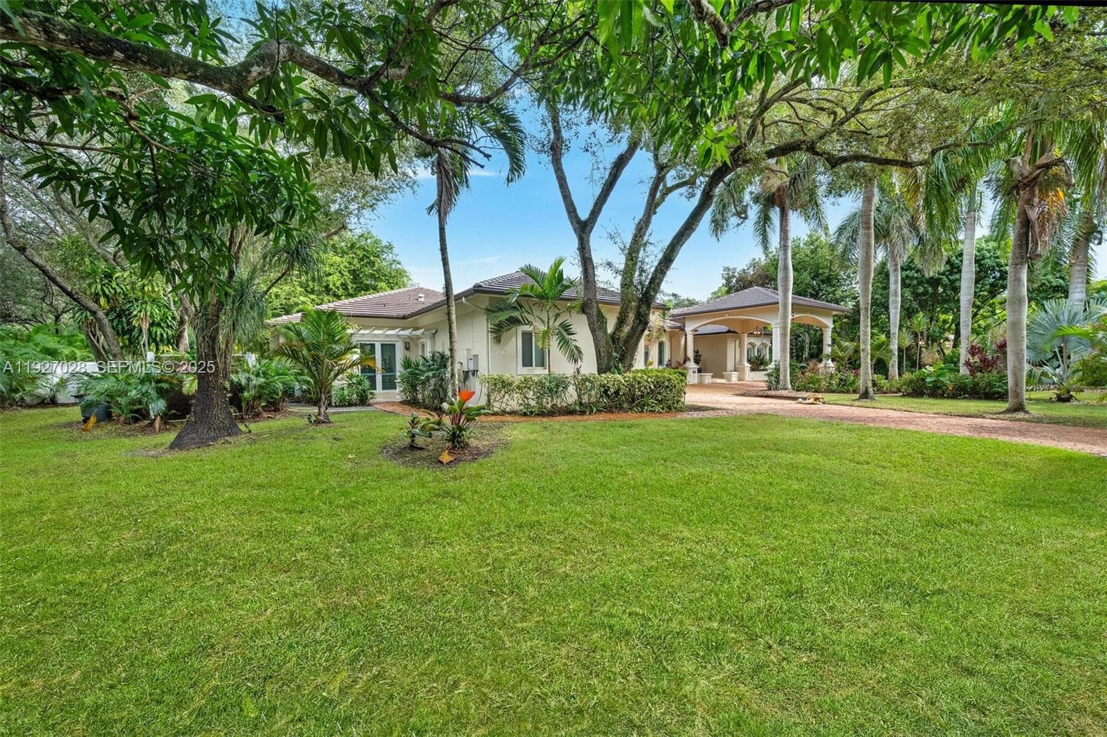 6890 SW 94th St, Pinecrest FL 33156 — 14