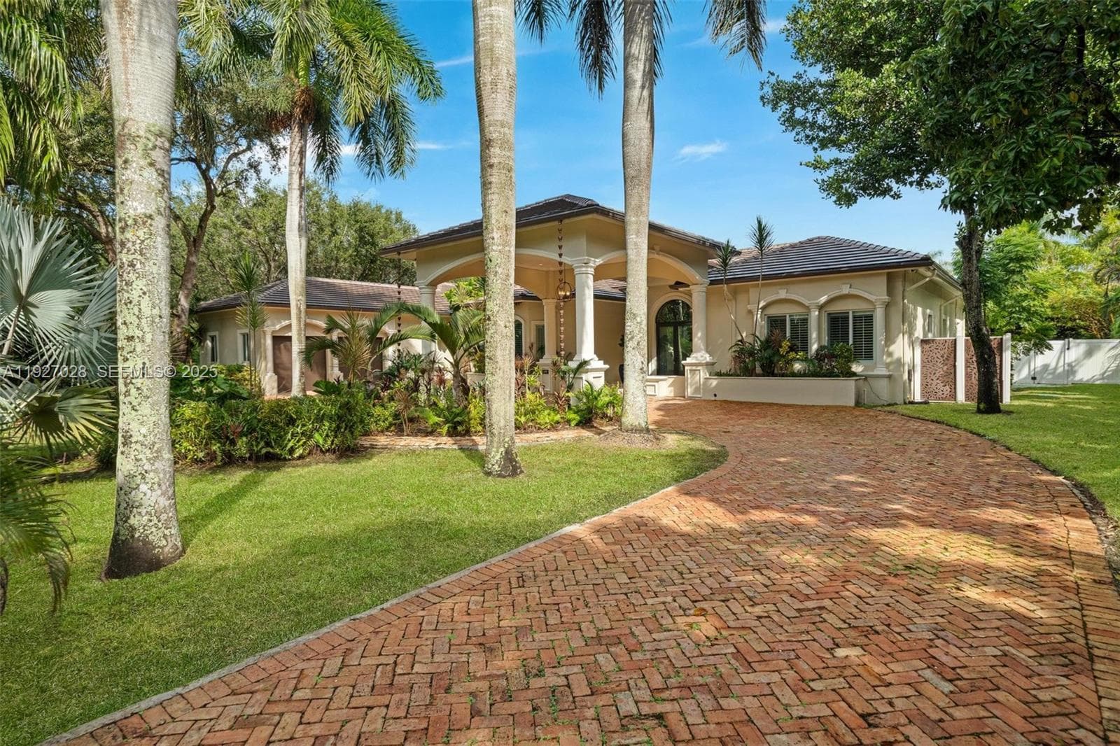 6890 SW 94th St, Pinecrest FL 33156 — 11