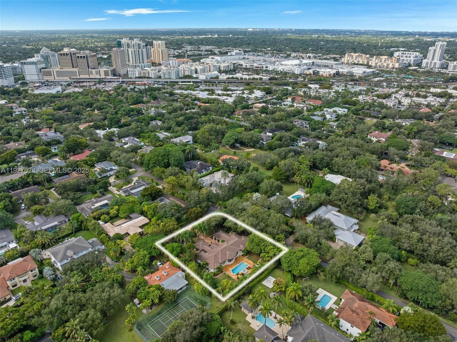 6890 SW 94th St, Pinecrest FL 33156 — 83