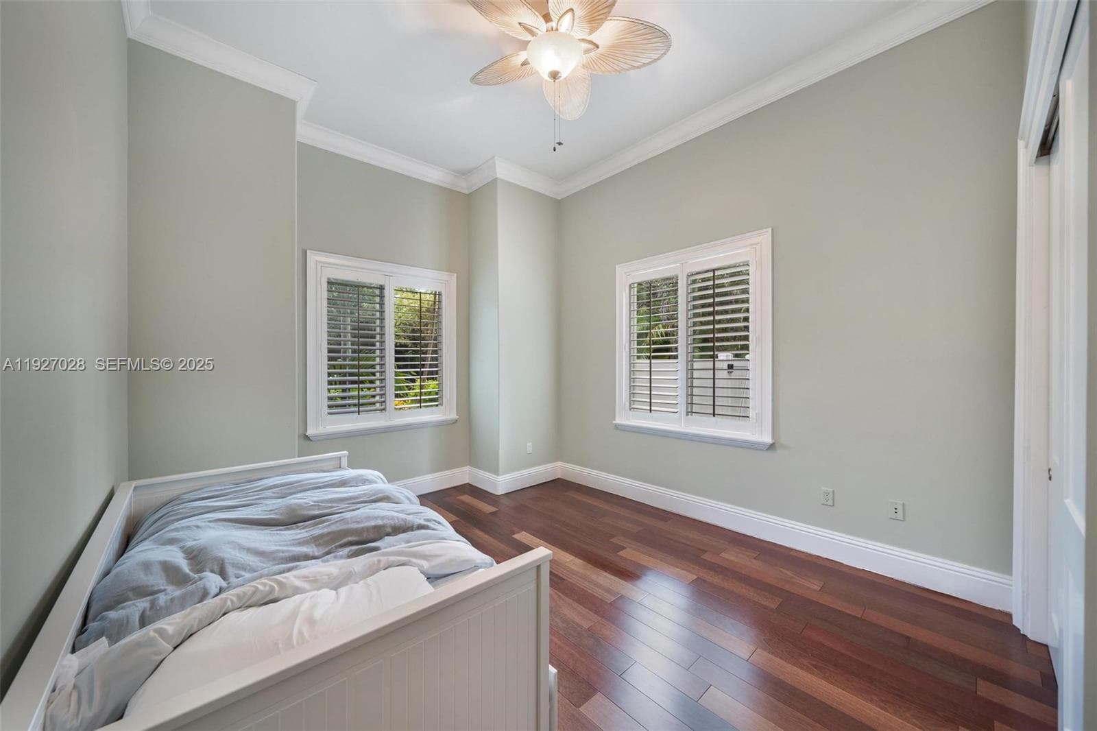 6890 SW 94th St, Pinecrest FL 33156 — 60