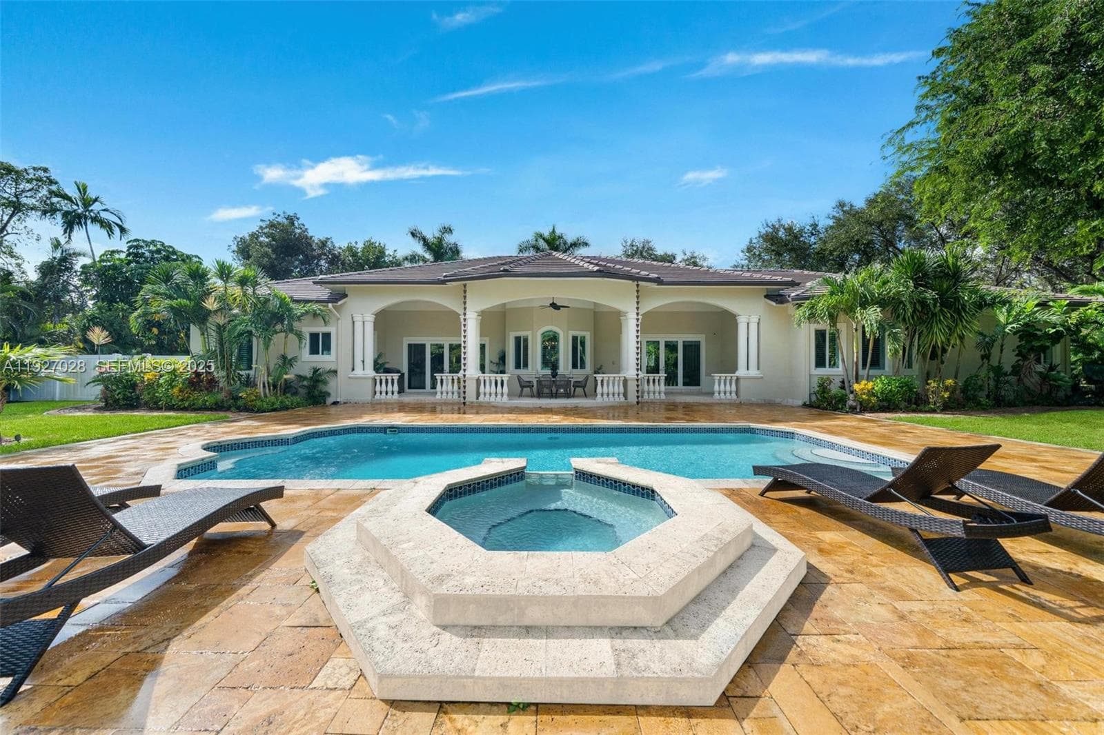 6890 SW 94th St, Pinecrest FL 33156 — 29