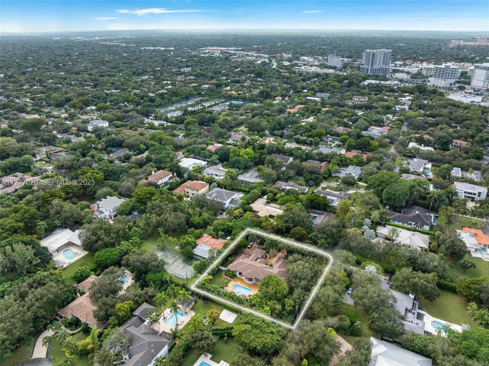 6890 SW 94th St, Pinecrest FL 33156 — 85