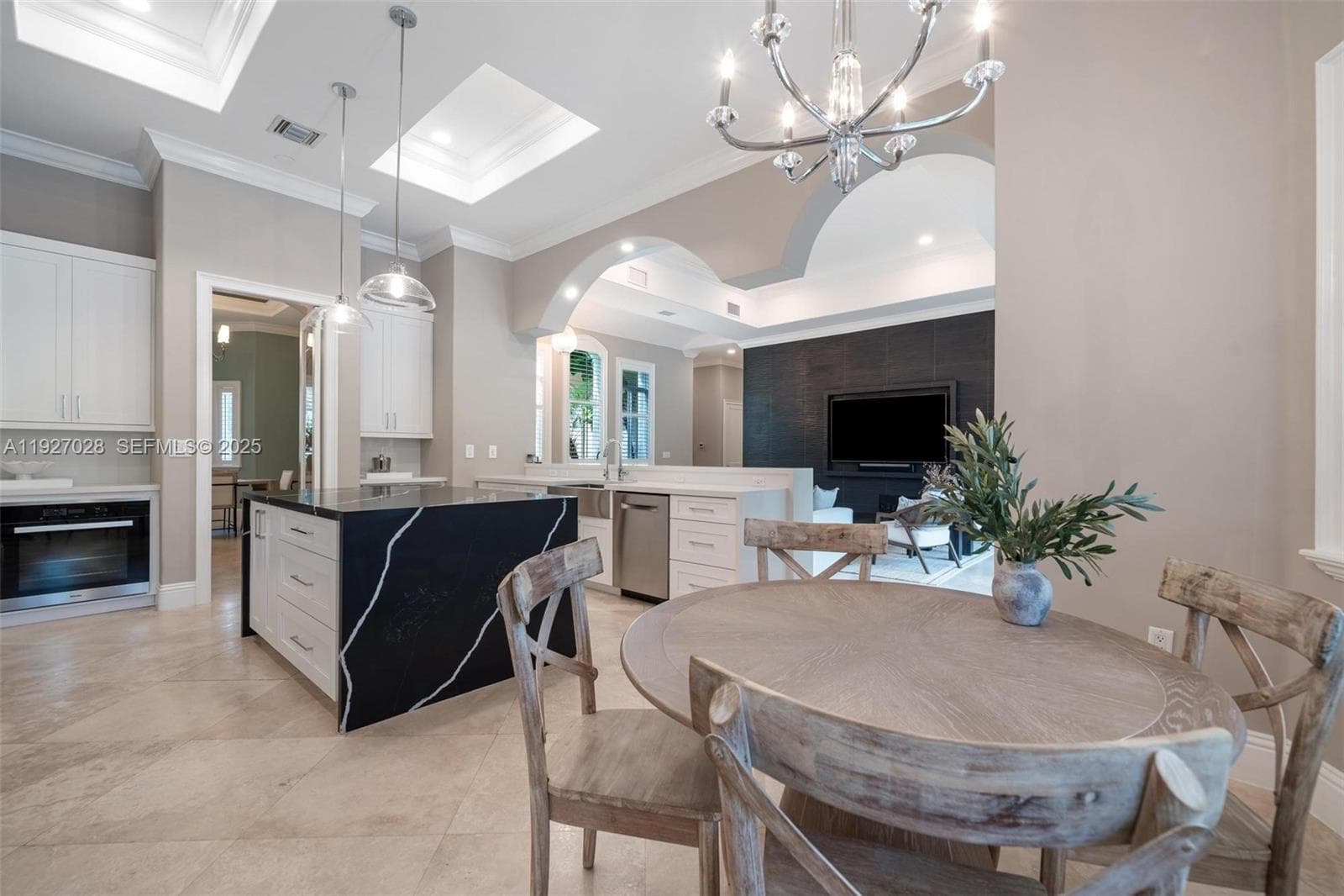 6890 SW 94th St, Pinecrest FL 33156 — 8