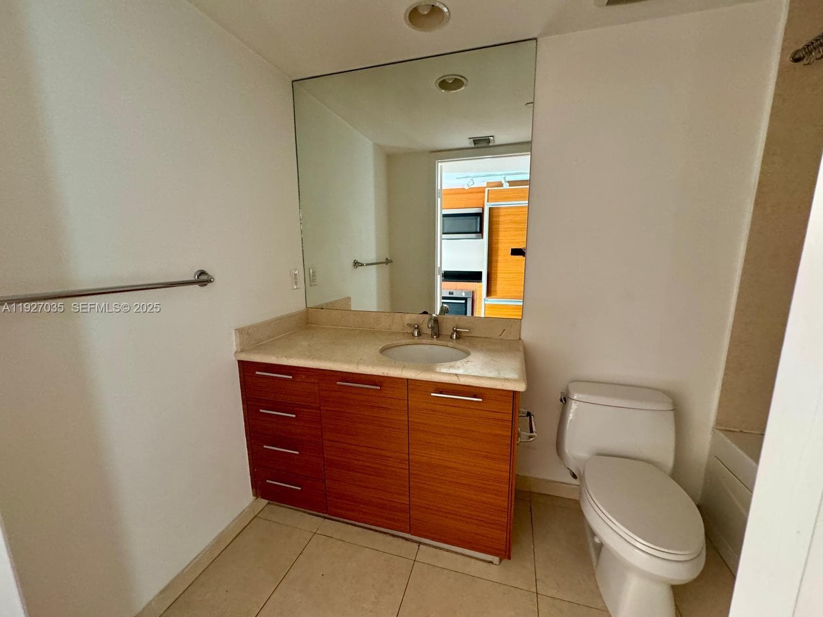 50 BISCAYNE BLVD # 1703, Miami FL 33132 — 17