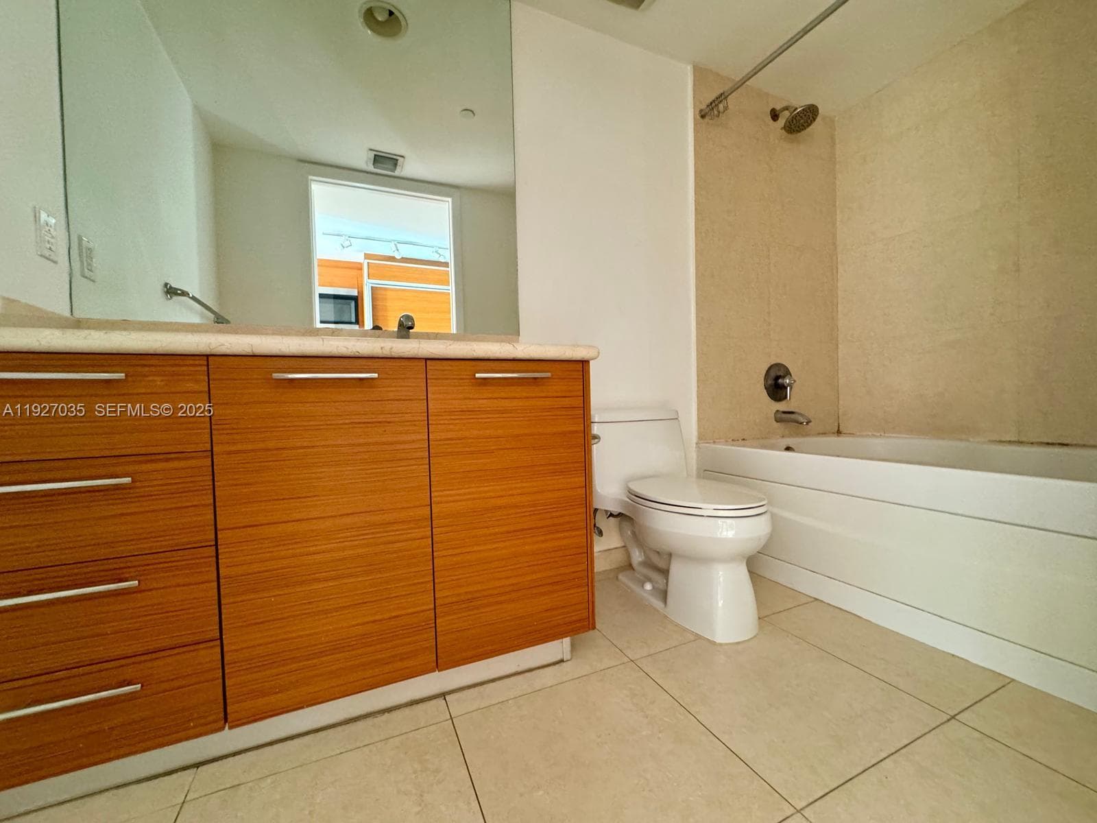 50 BISCAYNE BLVD # 1703, Miami FL 33132 — 16