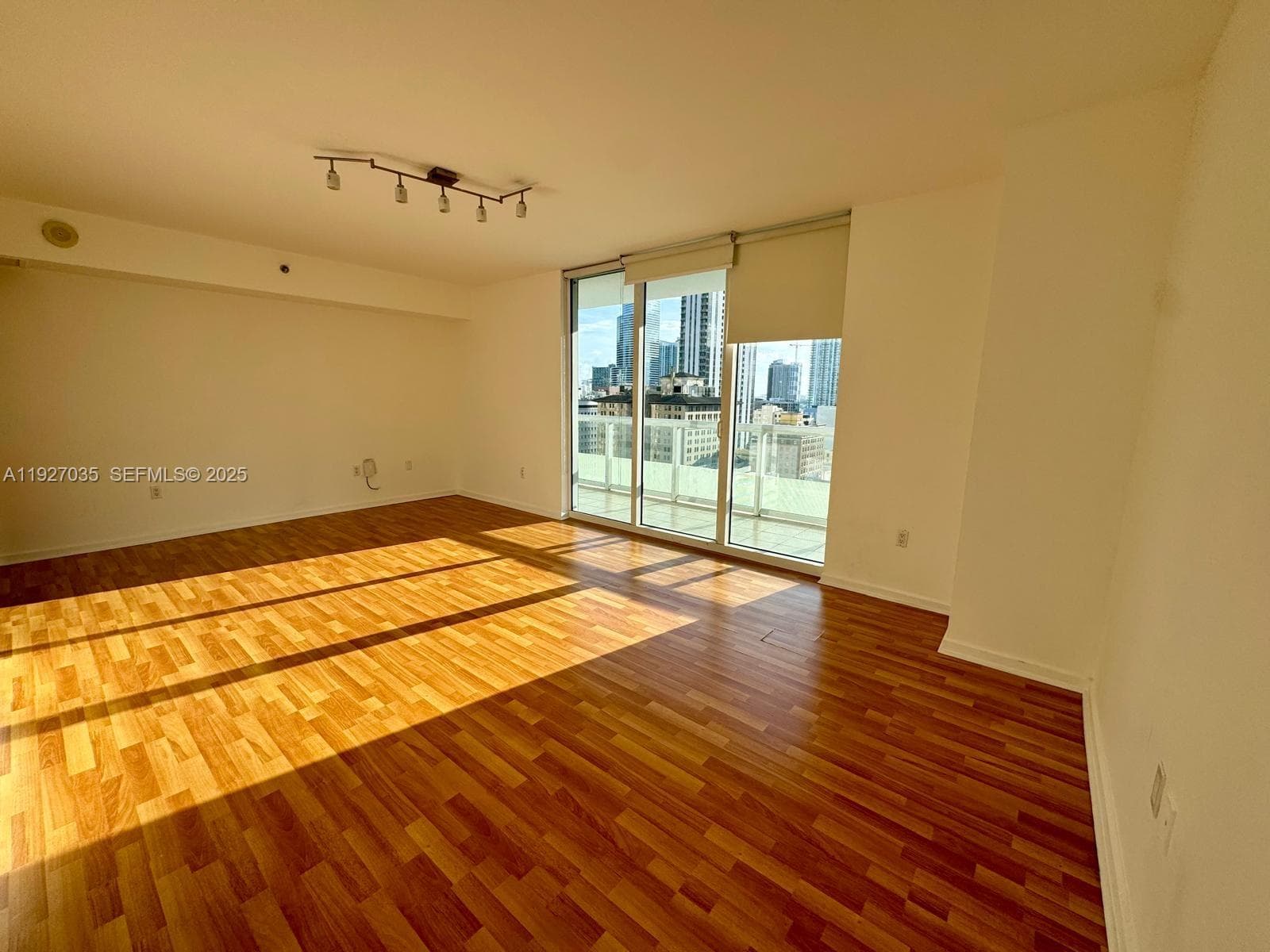 50 BISCAYNE BLVD # 1703, Miami FL 33132 — 7
