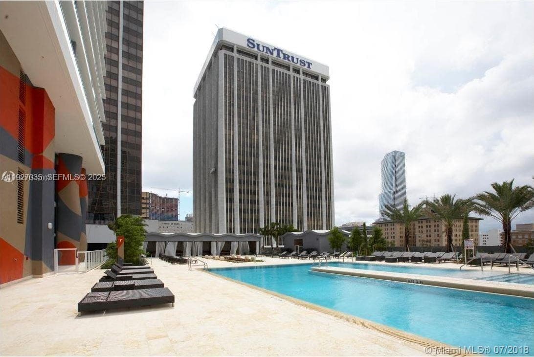 50 BISCAYNE BLVD # 1703, Miami FL 33132 — 25